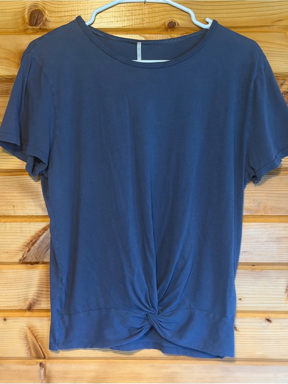Short Sleeve Twist-Front Tee in Navy